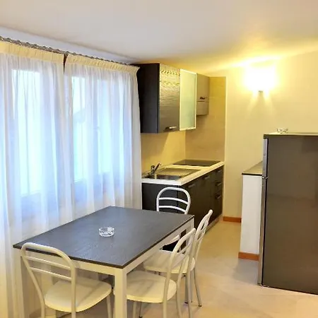Apartament Commercio *